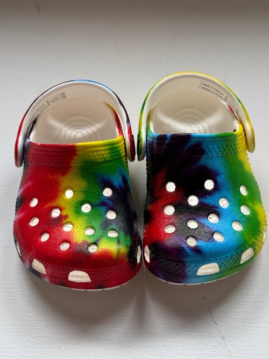 CROCS Other - Infant CROCS Rainbow Tie-Dye Clog